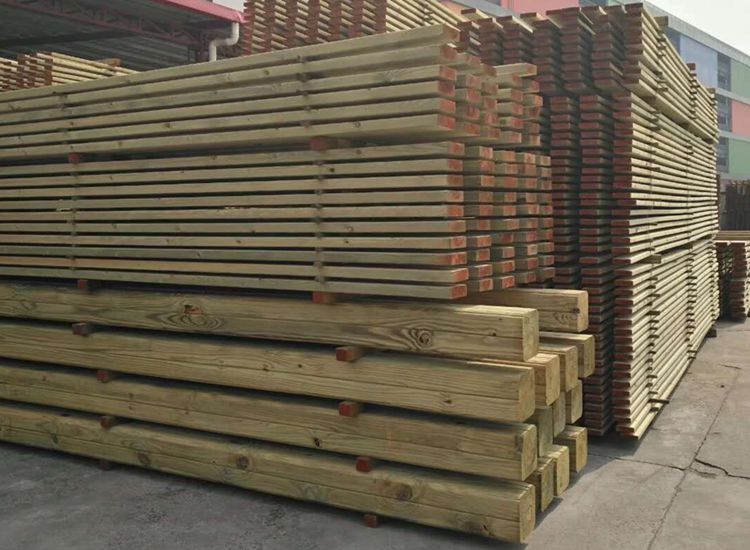 为什么说樟子松木板材是最适合做防腐木处理的